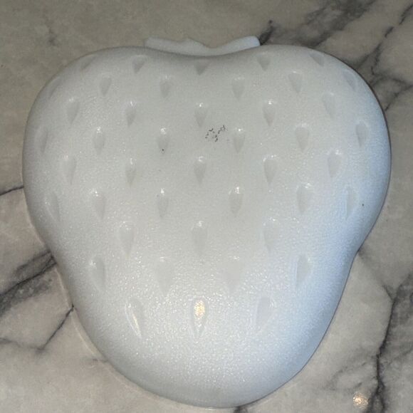 Vintage Strawberry Trinket Dish Bowl Milk Glass 7"x6" Boho Chic Femme Decor Soap - Picture 5 of 6